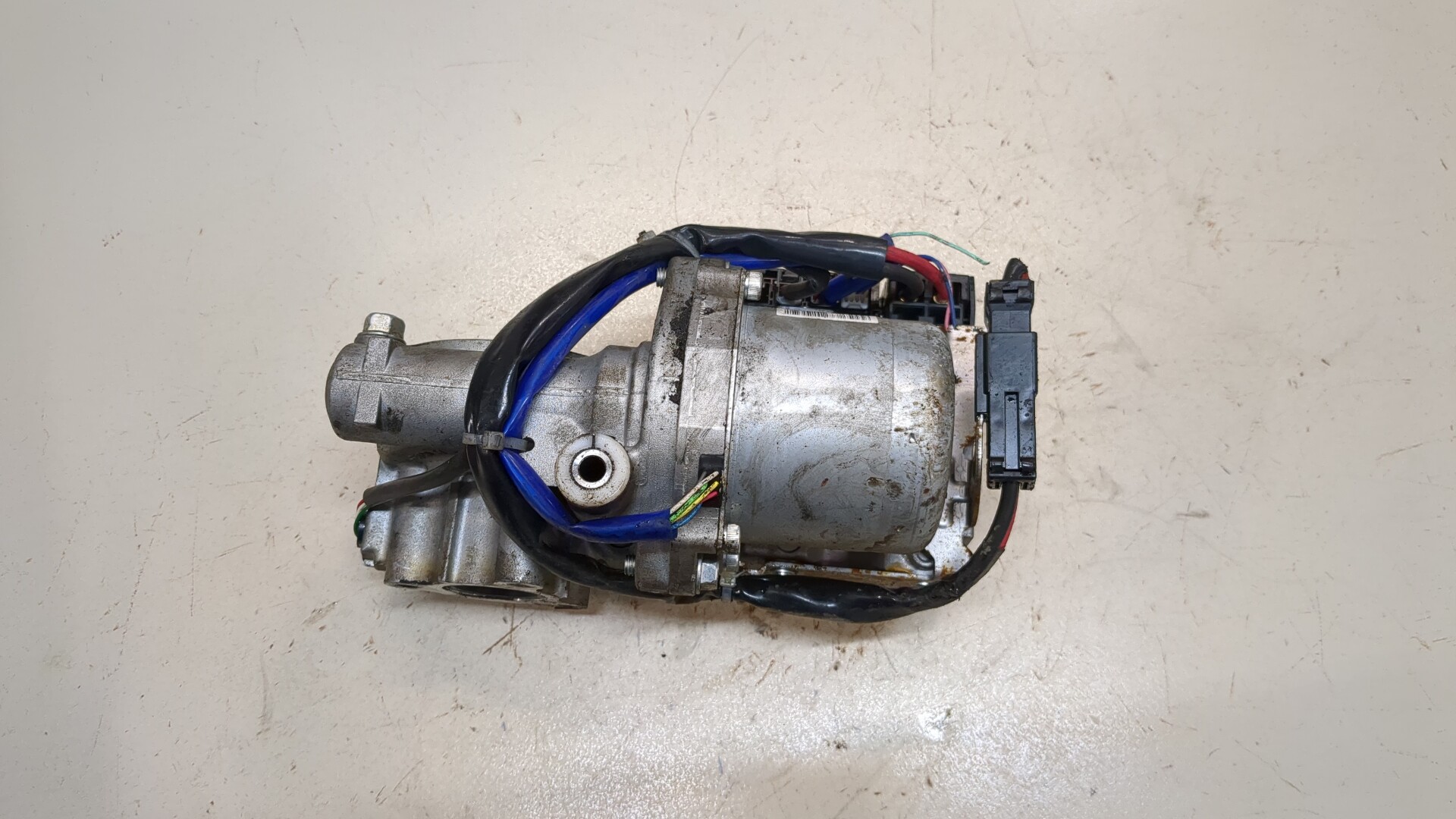 Серводвигатель рулевой рейки