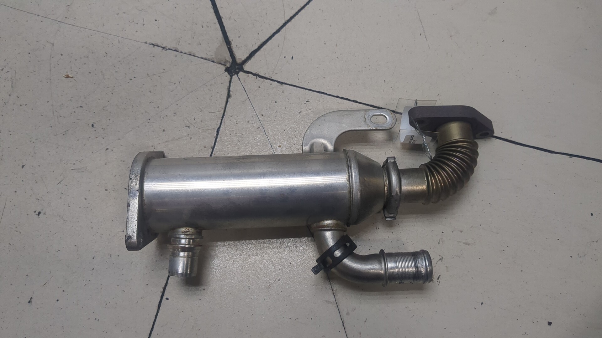 Тройник вентиляции картерных газов