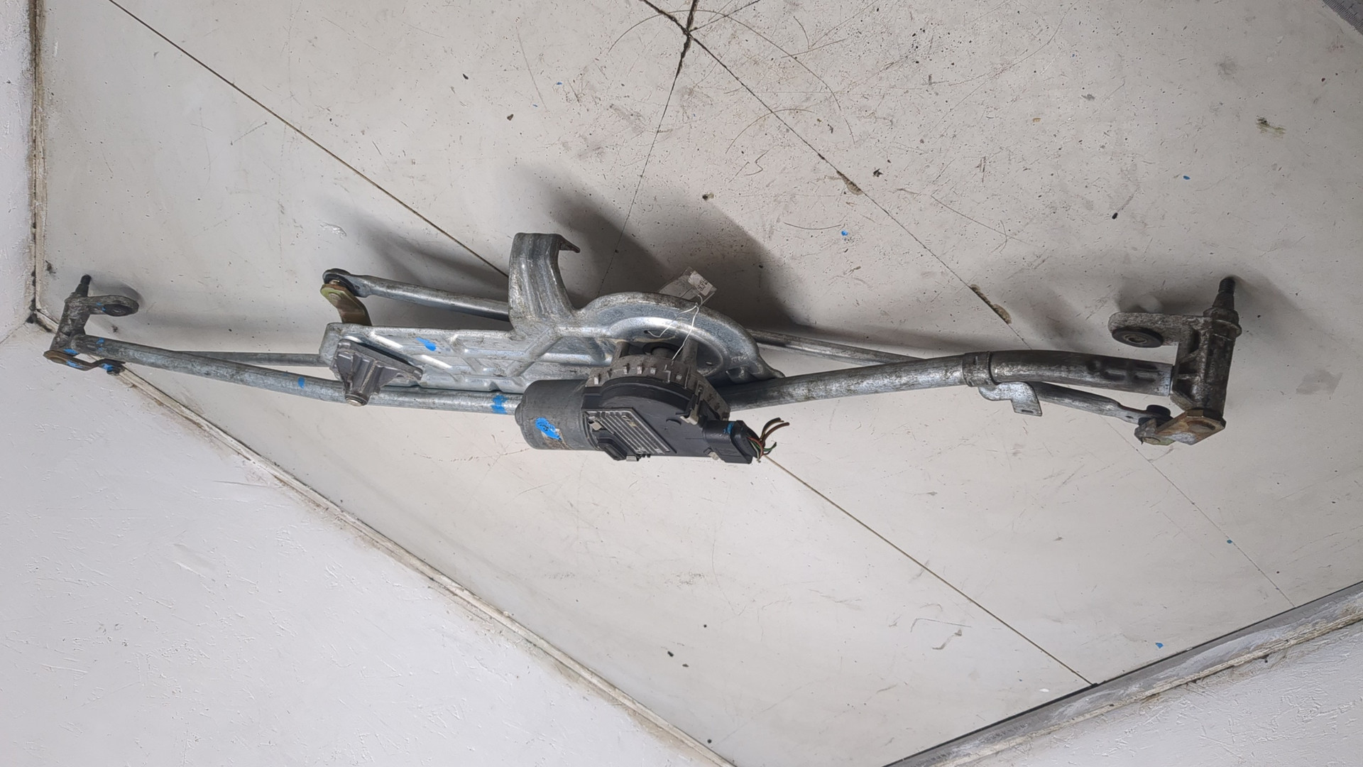 Трапеция стеклоочистителей