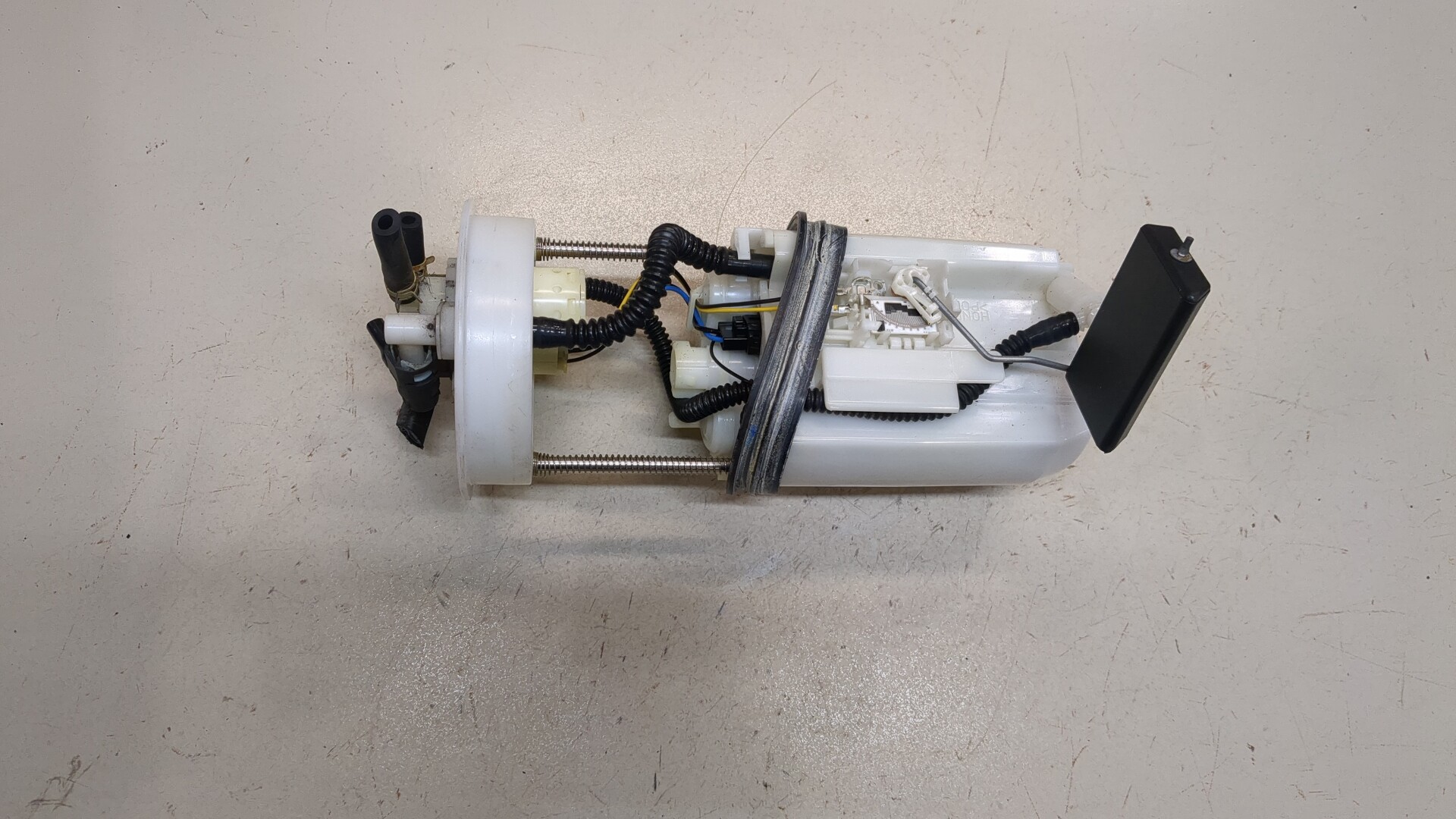 Насос топливный электрический