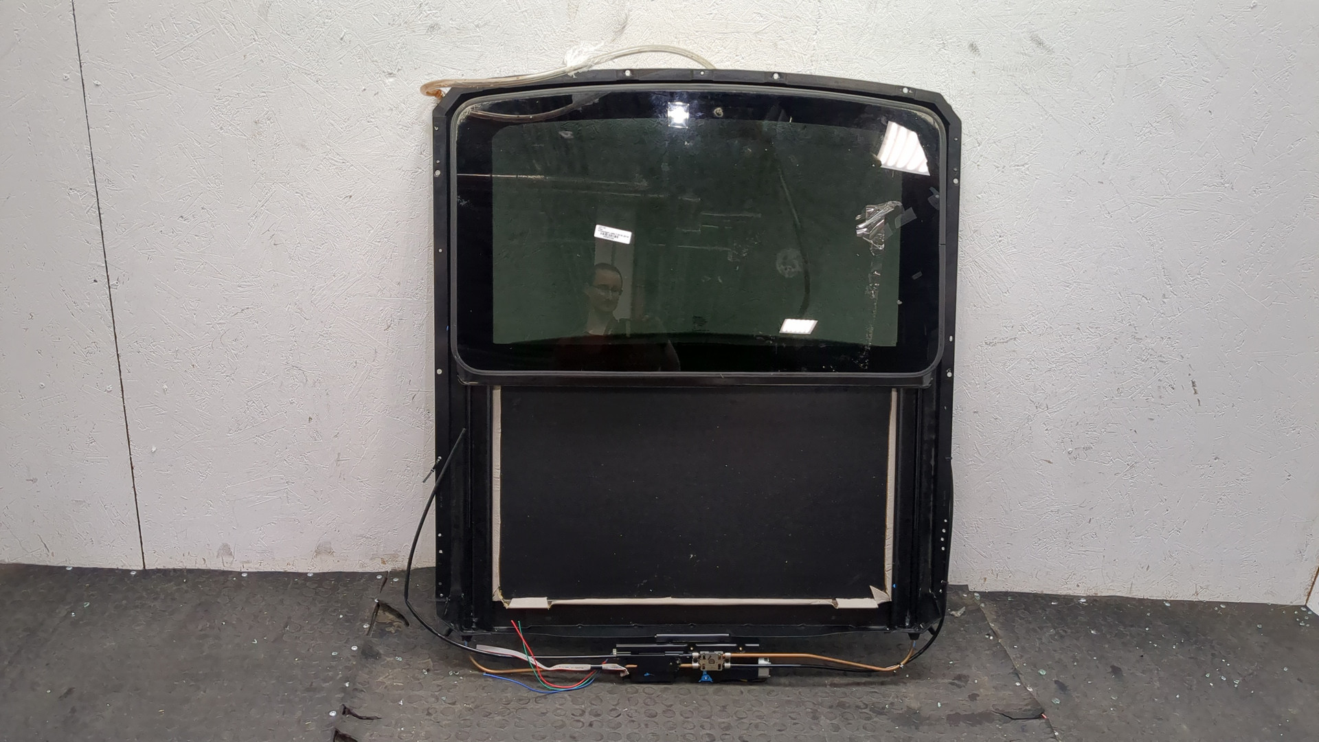 Люк в сборе электрический