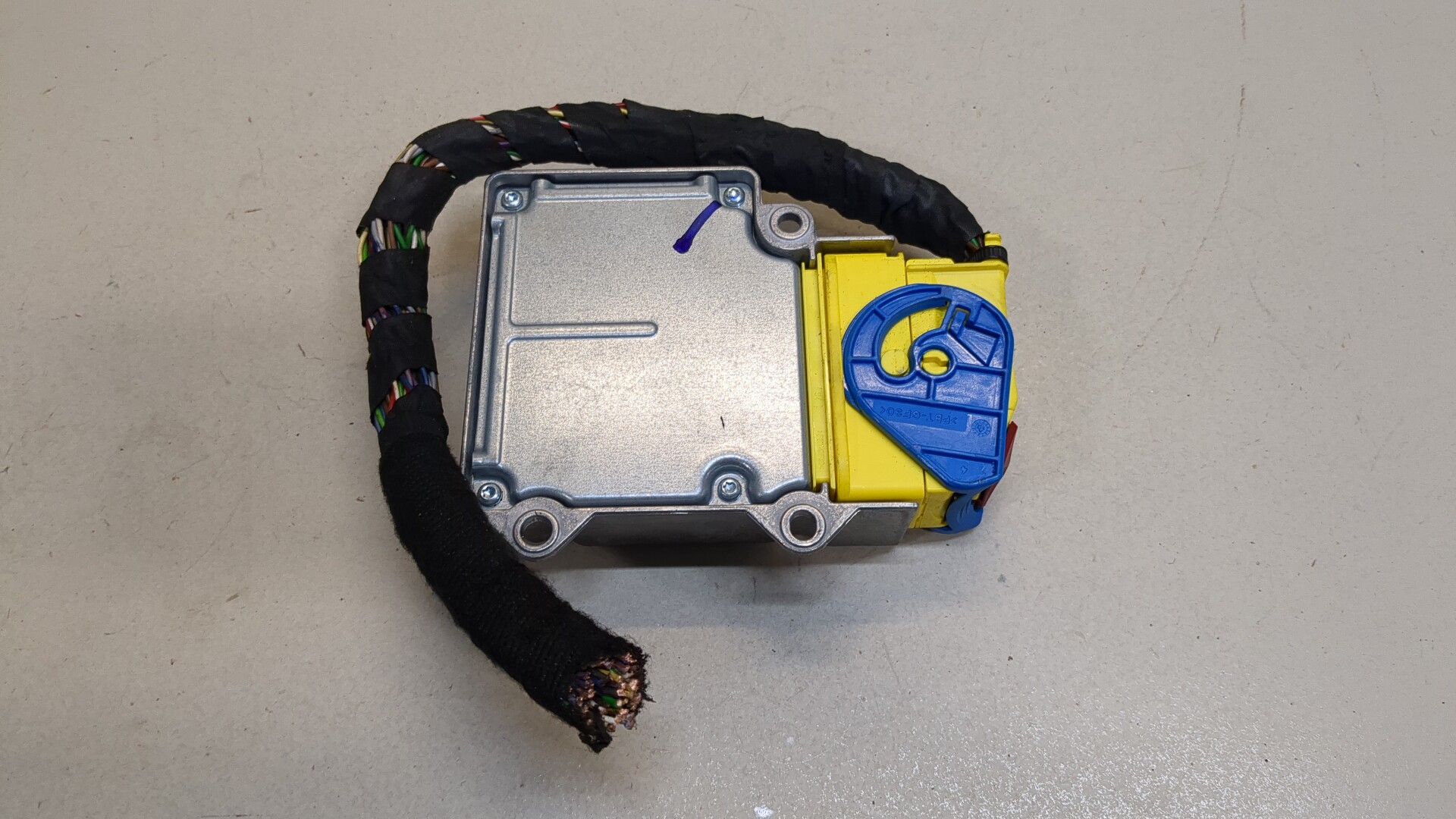Блок управления подушек безопасности (AIR BAG)