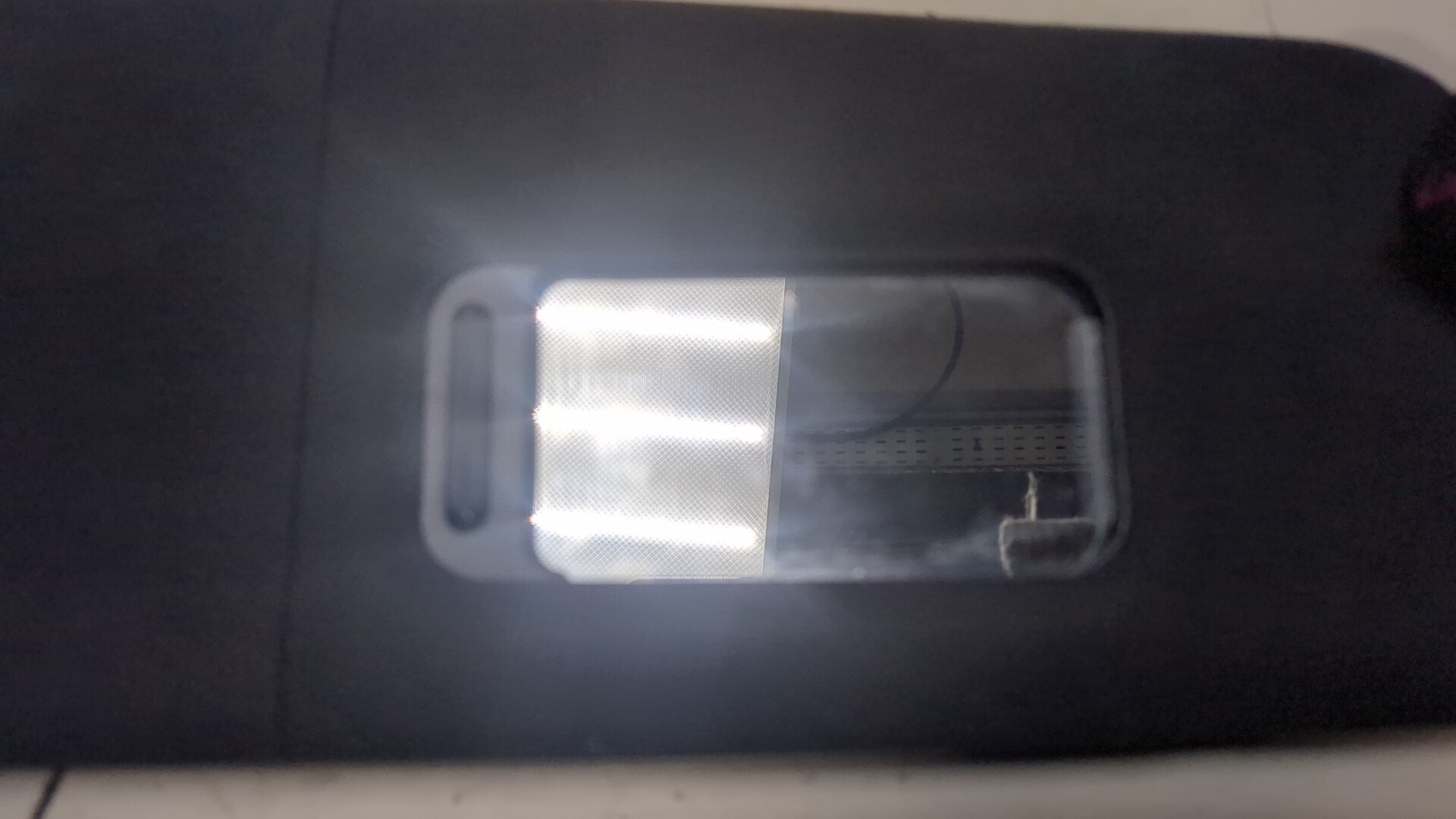 Козырек солнцезащитный