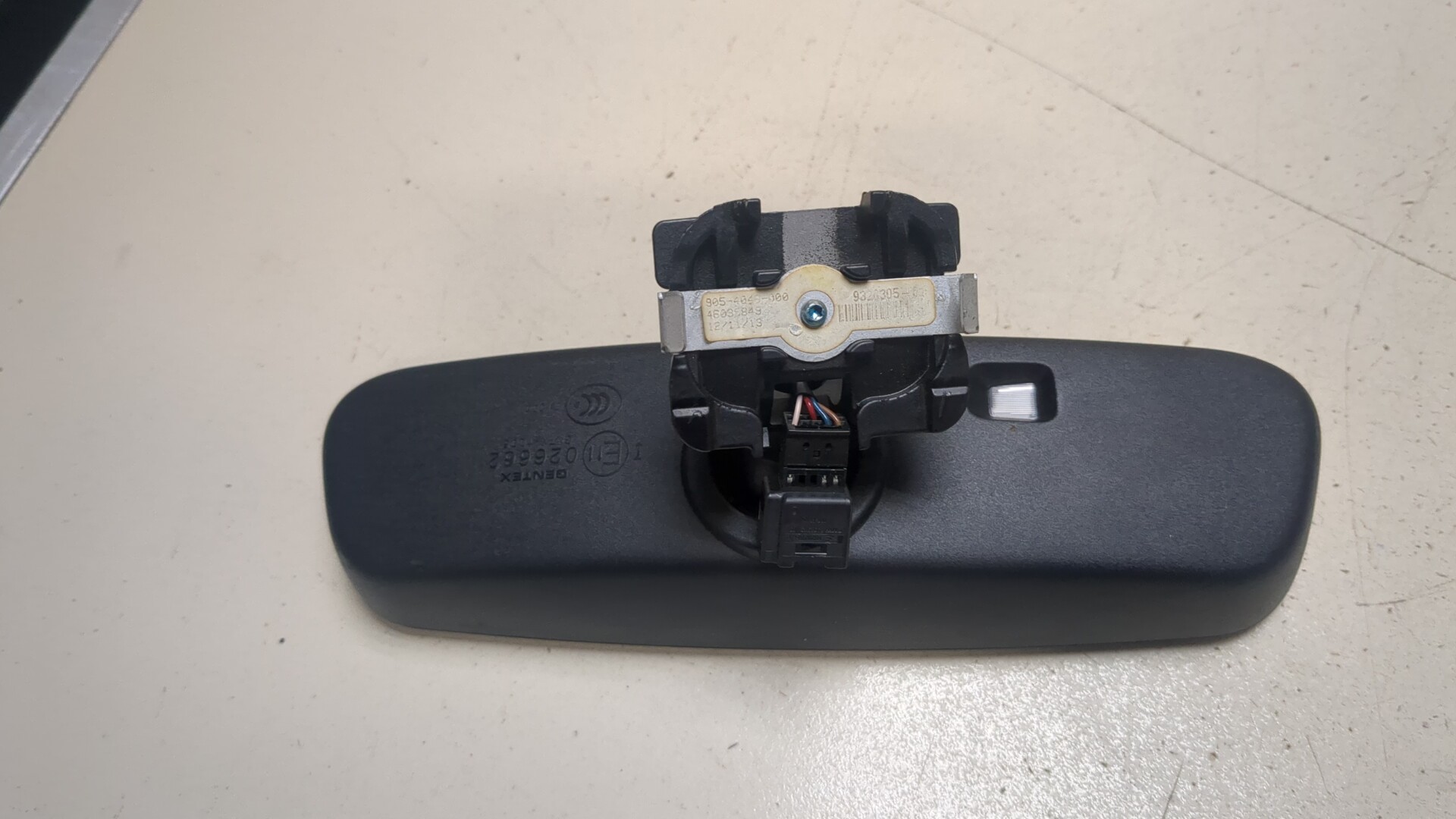 Зеркало заднего вида