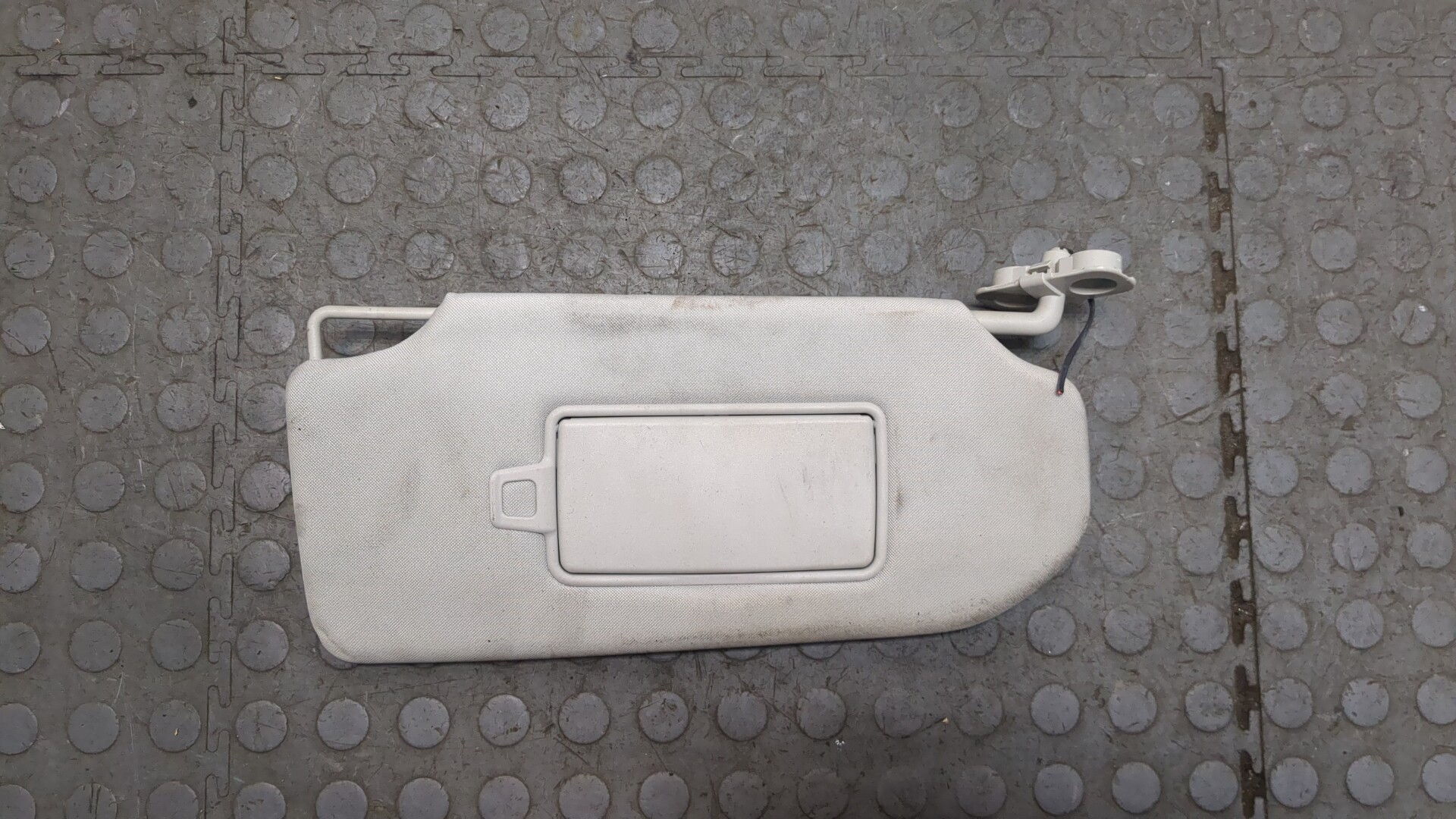 Козырек солнцезащитный