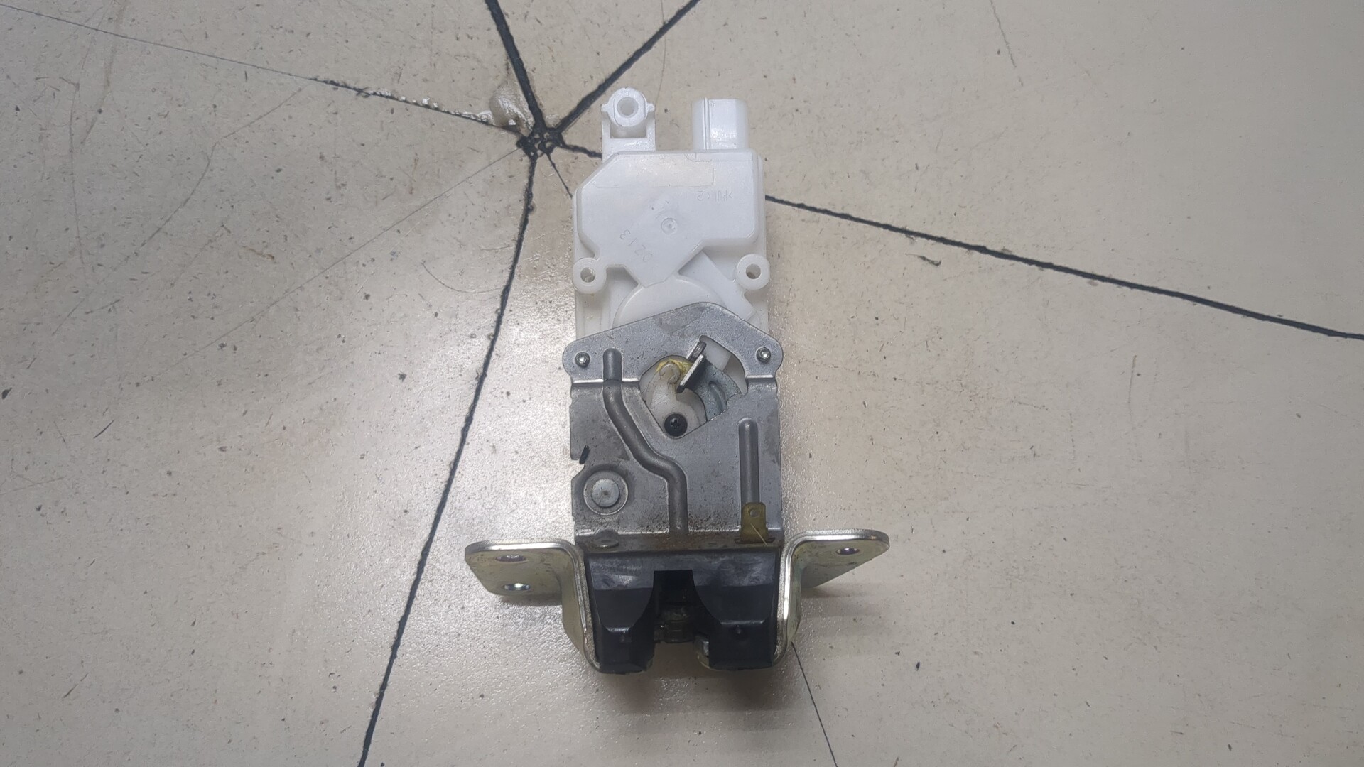 Замок багажника