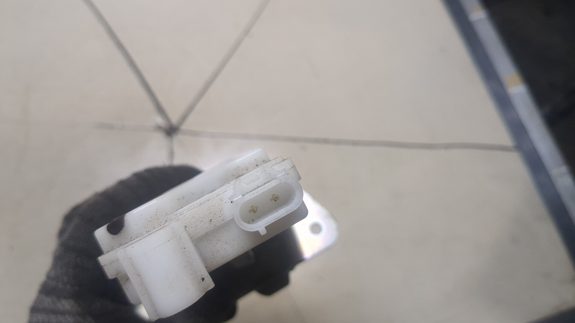 Замок багажника