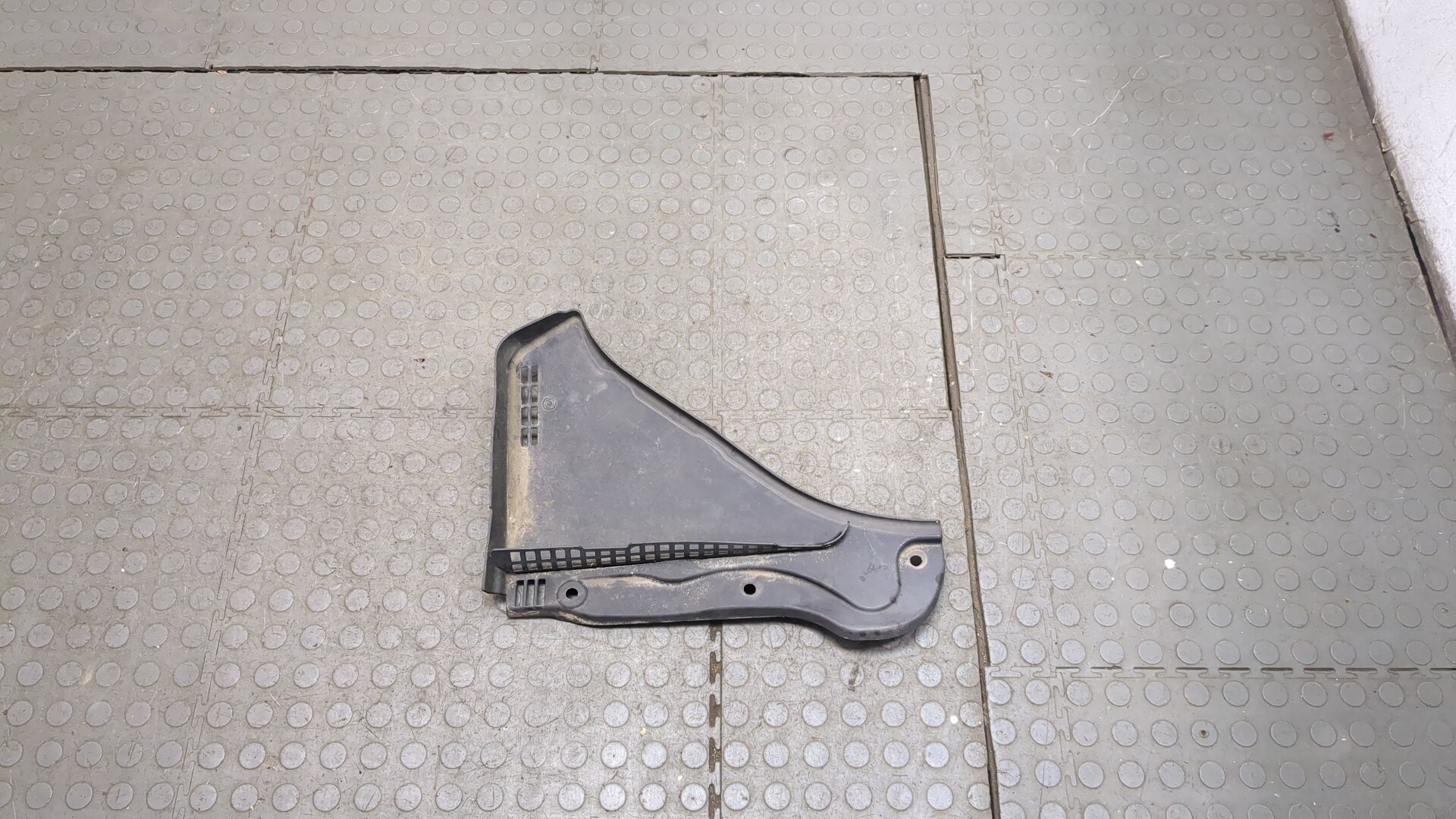 Решетка стеклоочистителей (Жабо)