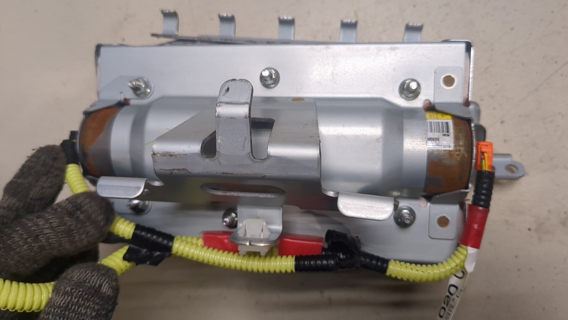 Подушка безопасности пассажирская (в торпедо)