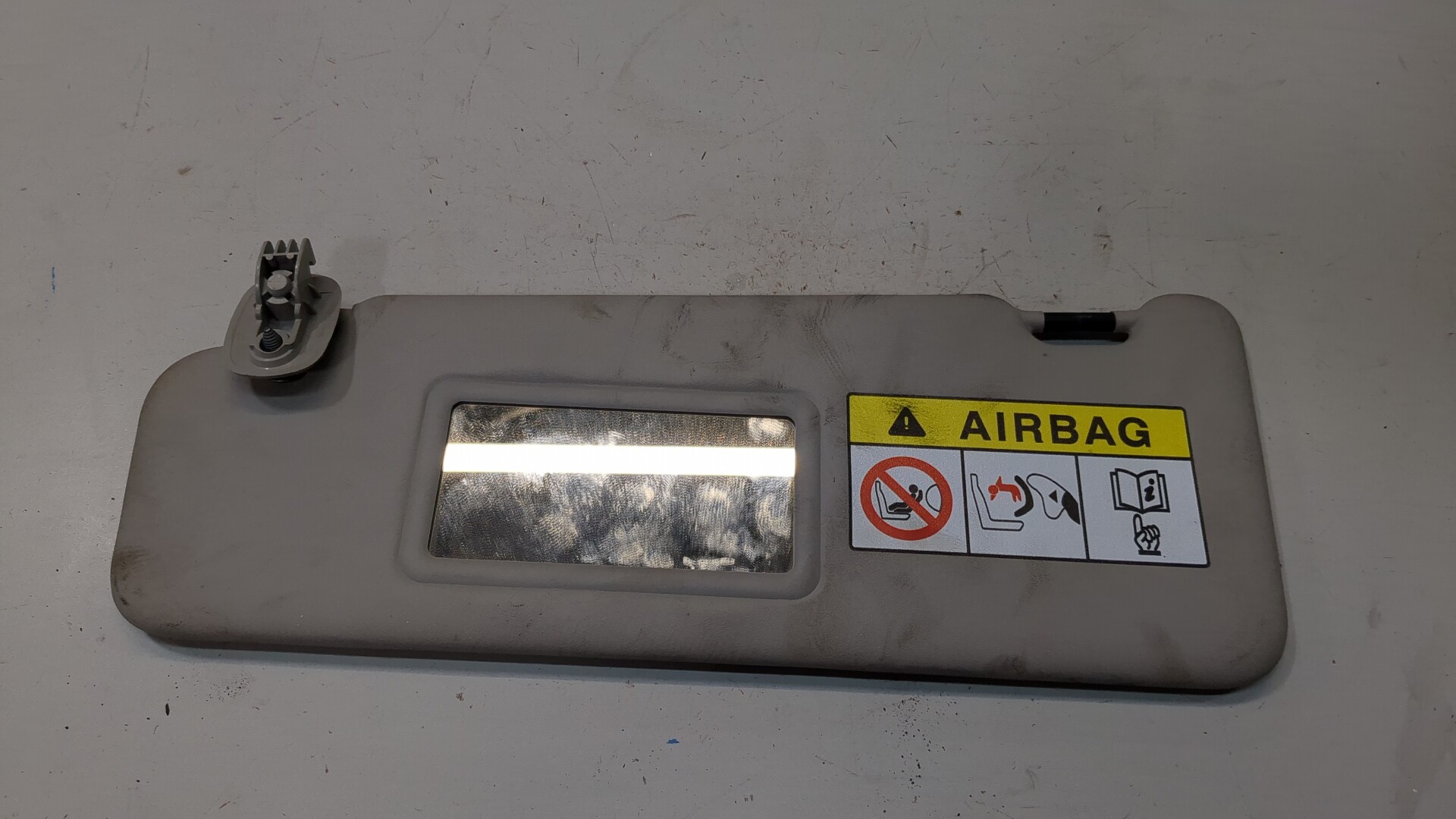 Козырек солнцезащитный