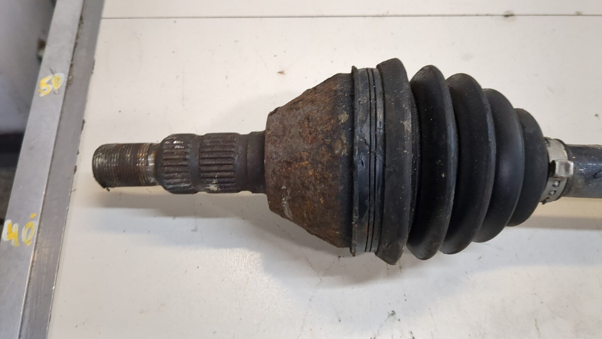 Полуось передняя правая