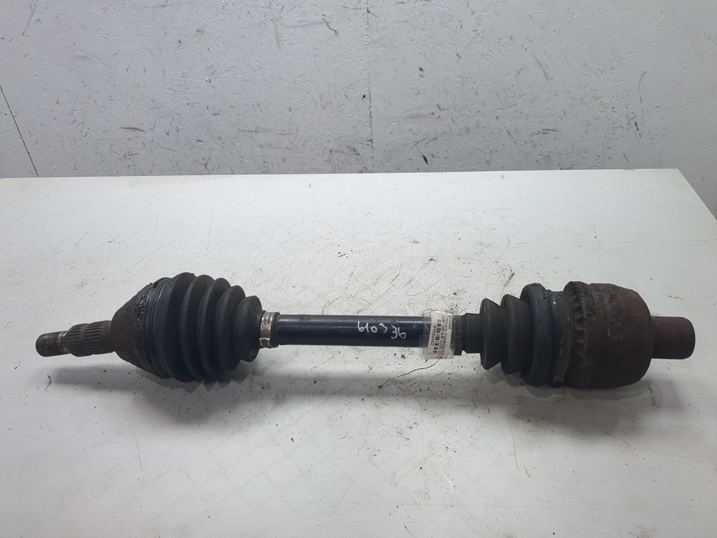 Полуось передняя правая