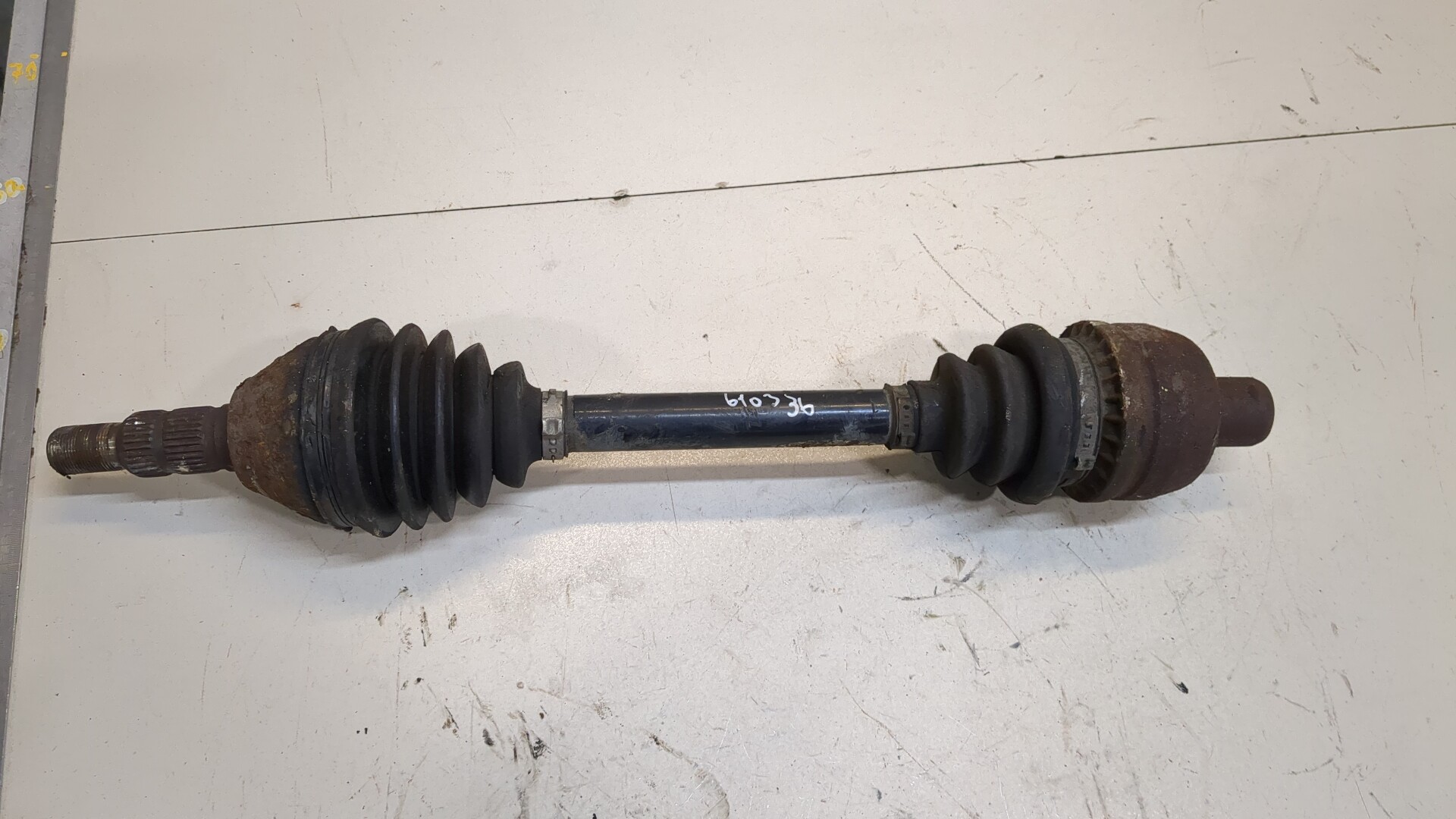 Полуось передняя правая