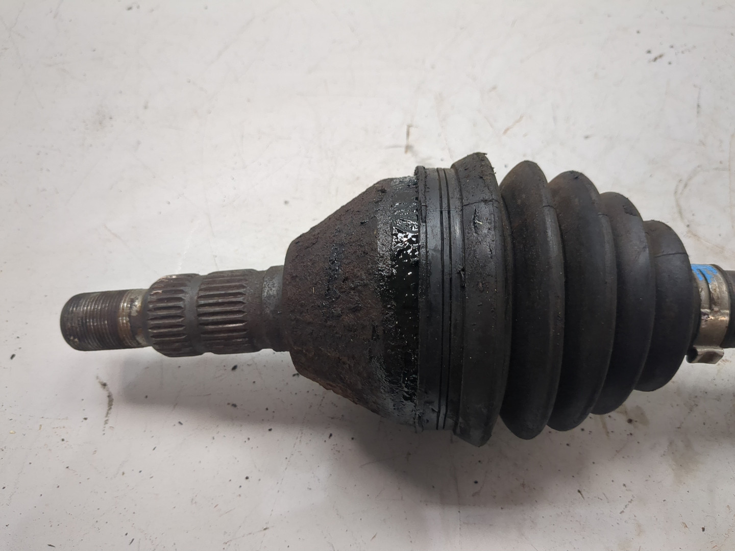 Полуось передняя правая