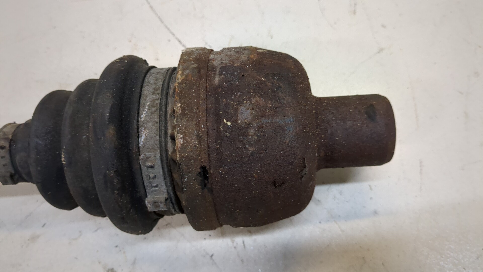 Полуось передняя правая