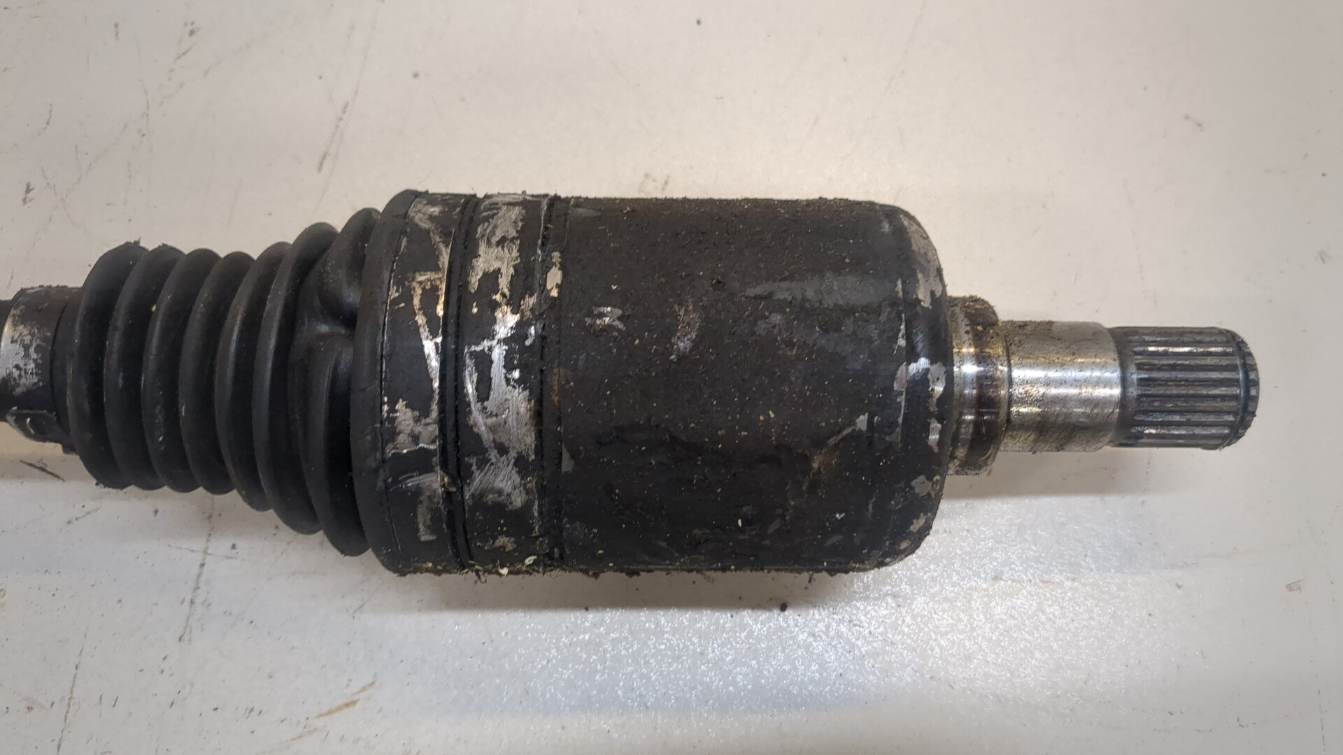 Полуось передняя левая