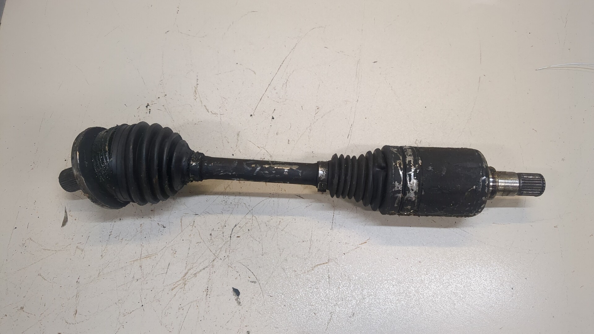 Полуось передняя левая