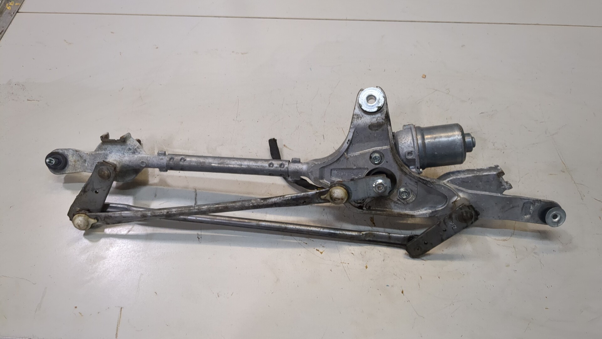 Трапеция стеклоочистителей