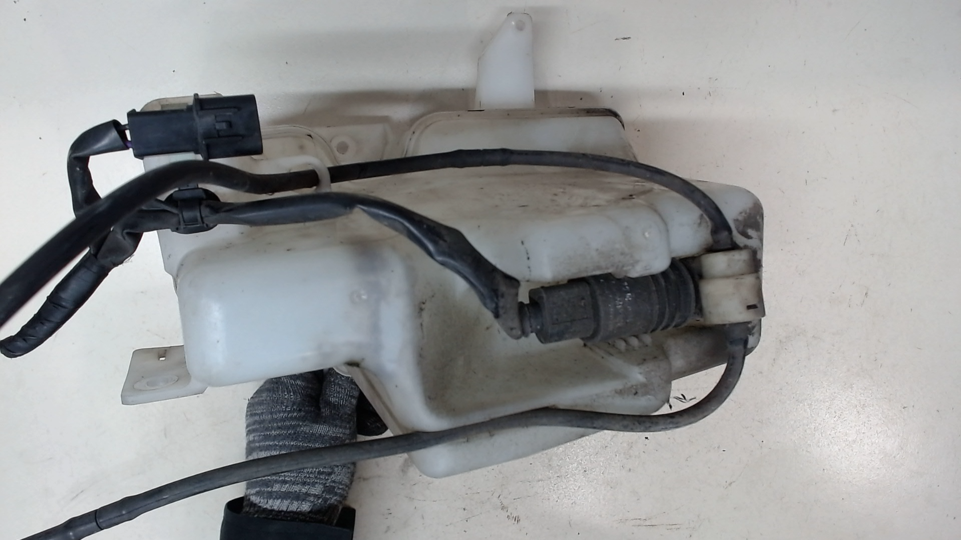 Бачок омывателя лобового стекла