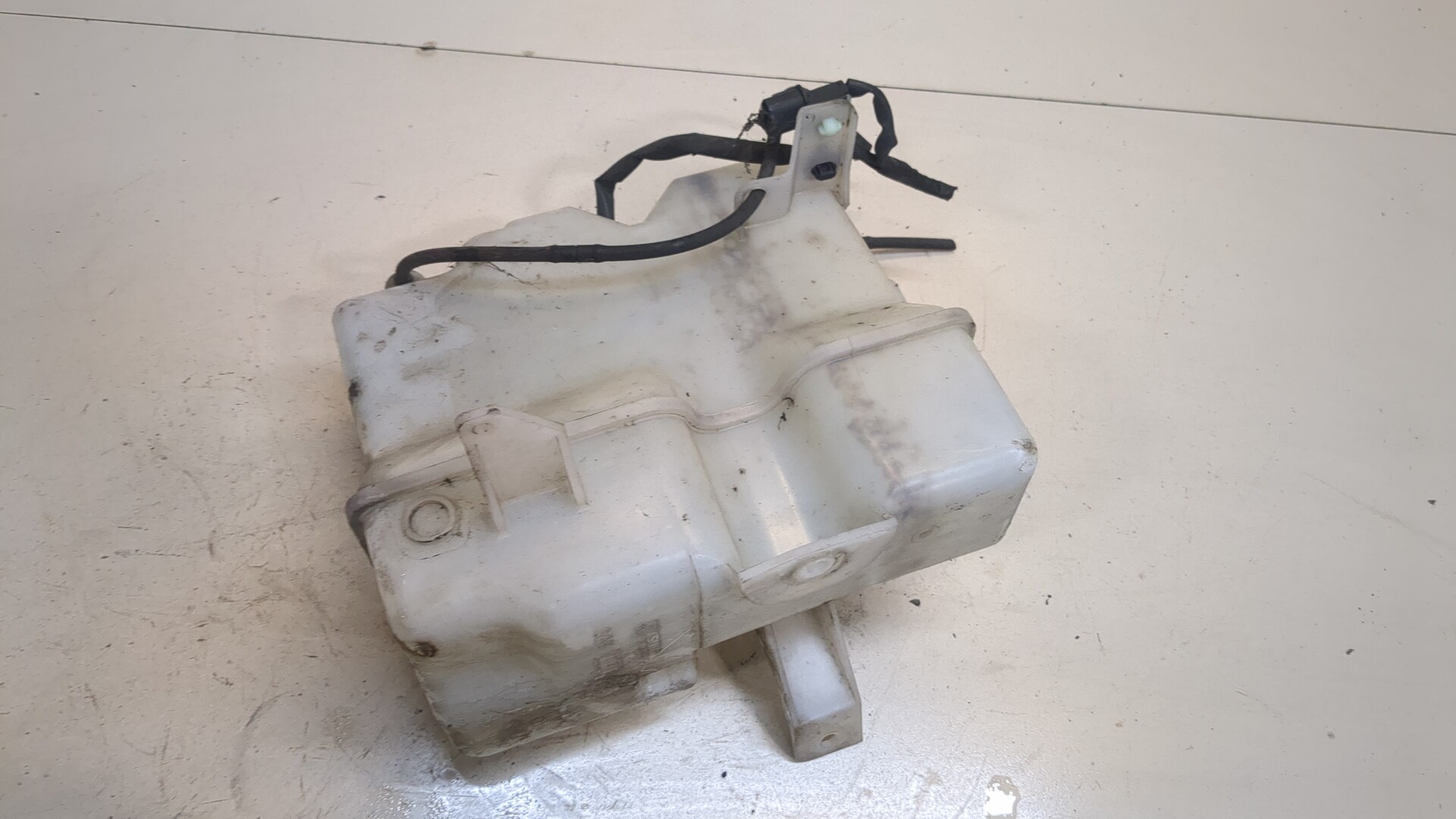 Бачок омывателя лобового стекла