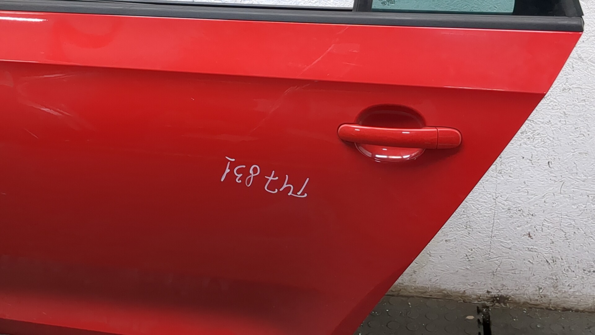 Дверь задняя левая