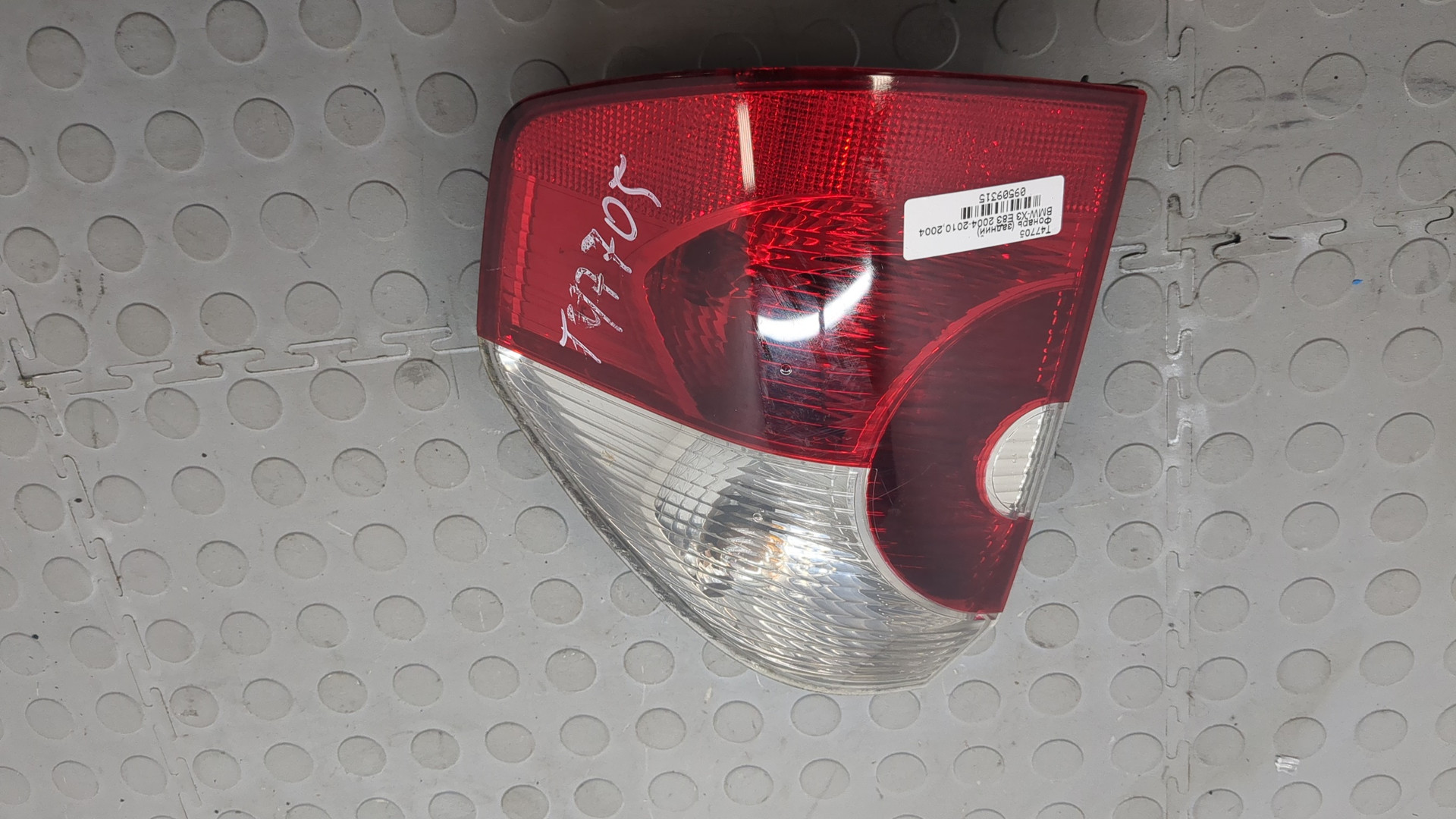 Фонарь задний правый