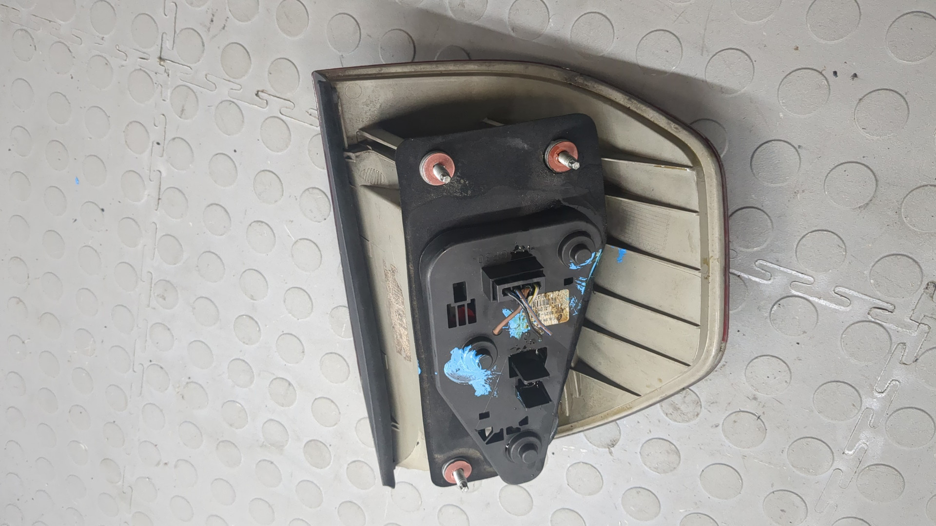 Фонарь задний правый