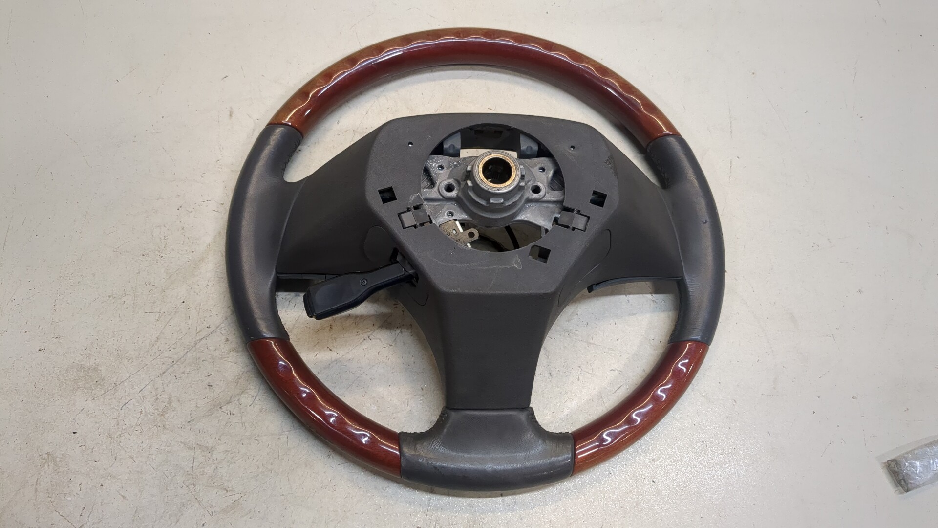 Рулевое колесо (руль)