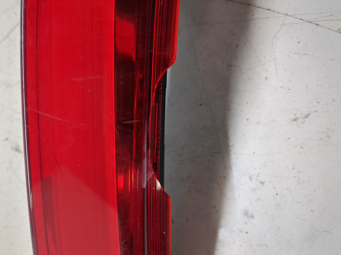 Фонарь задний внутренний левый