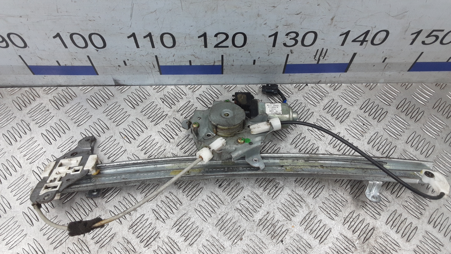 Стеклоподъемник электр. задний правый