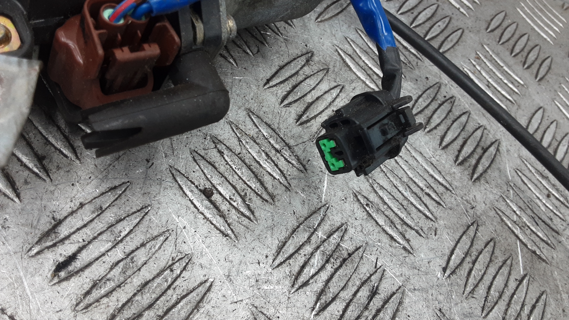 Стеклоподъемник электр. задний правый