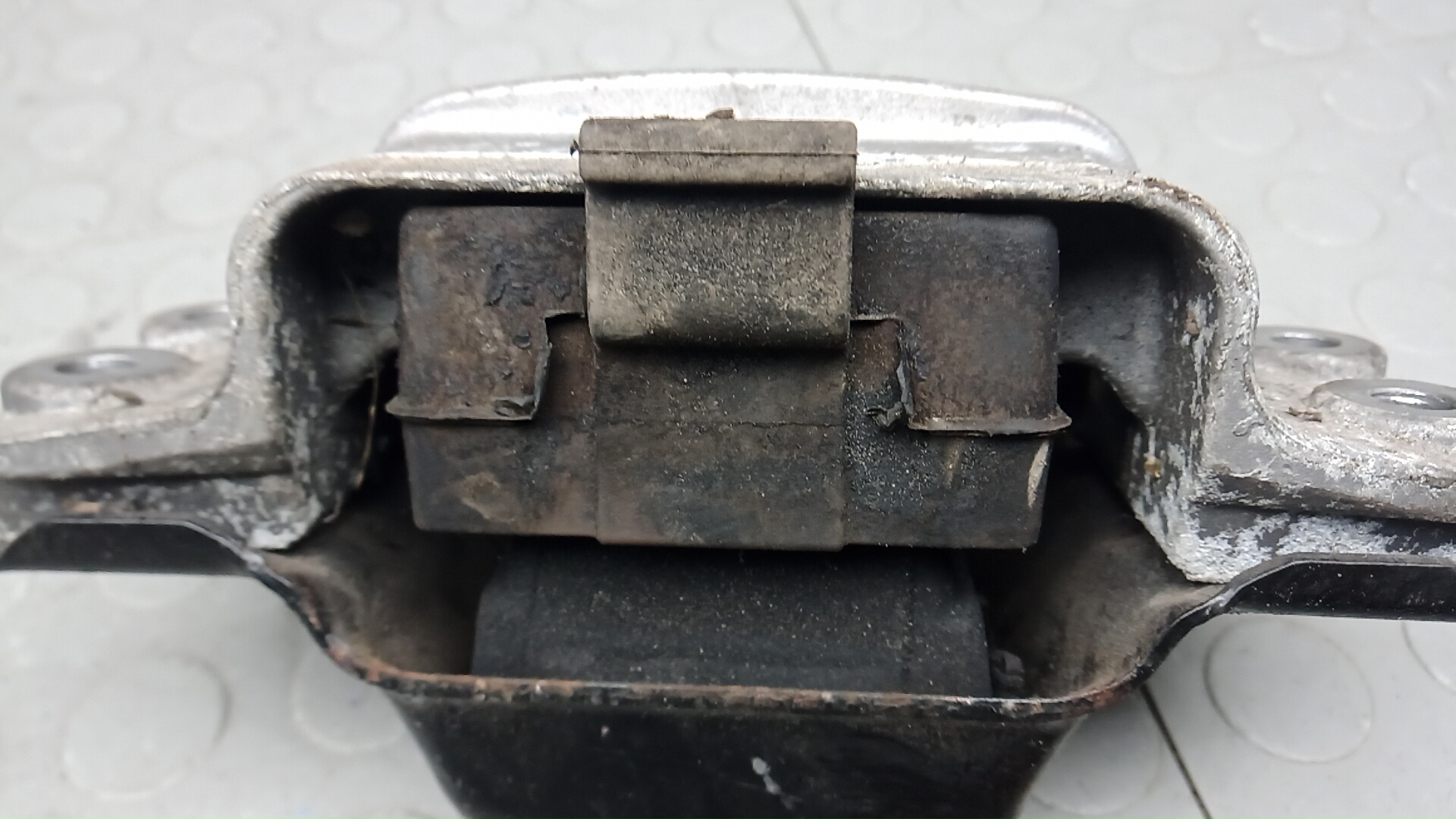 Опора двигателя