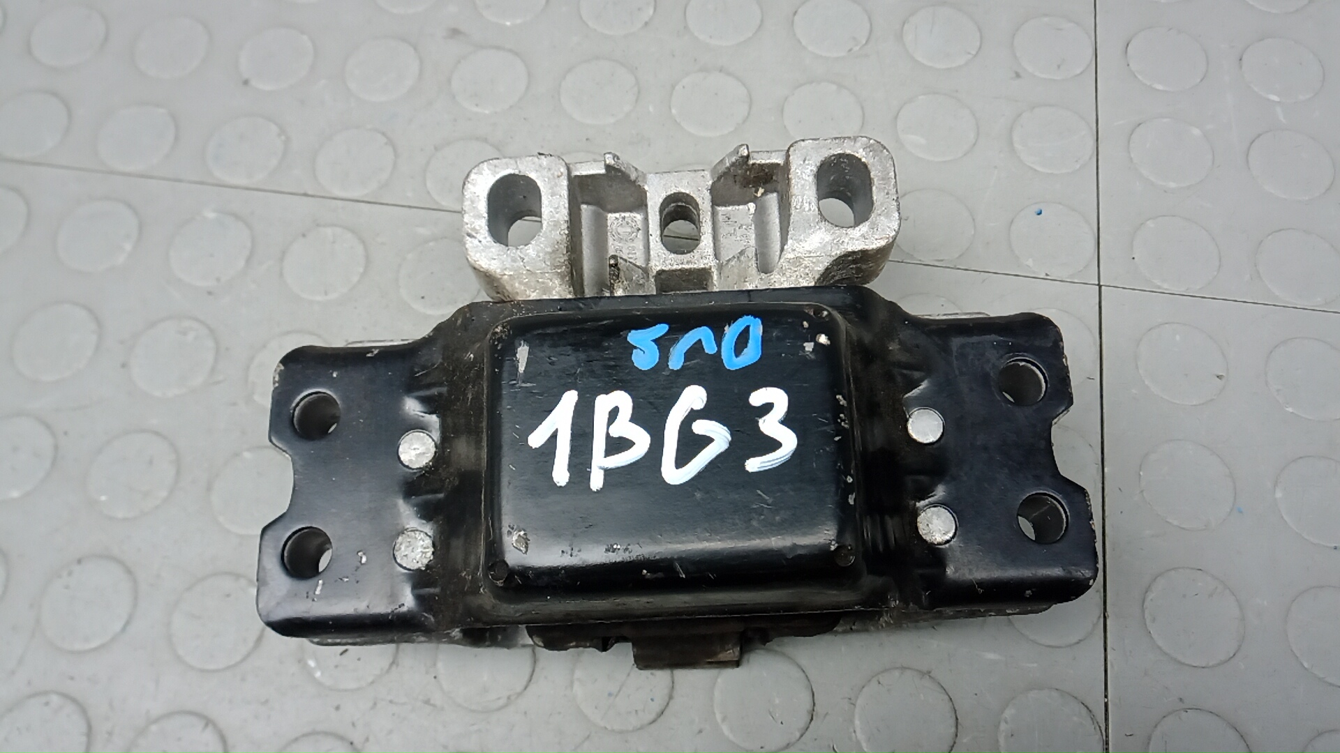 Опора двигателя