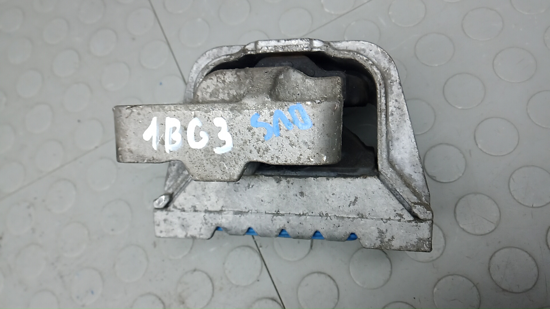 Опора двигателя