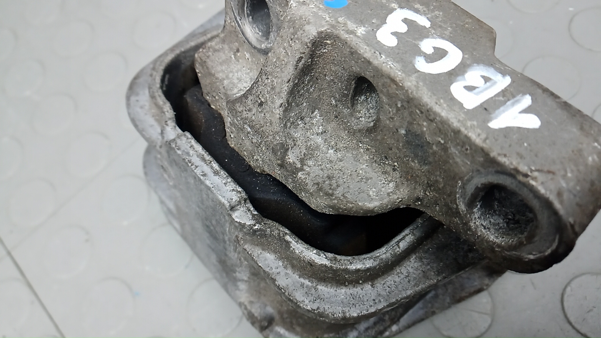 Опора двигателя