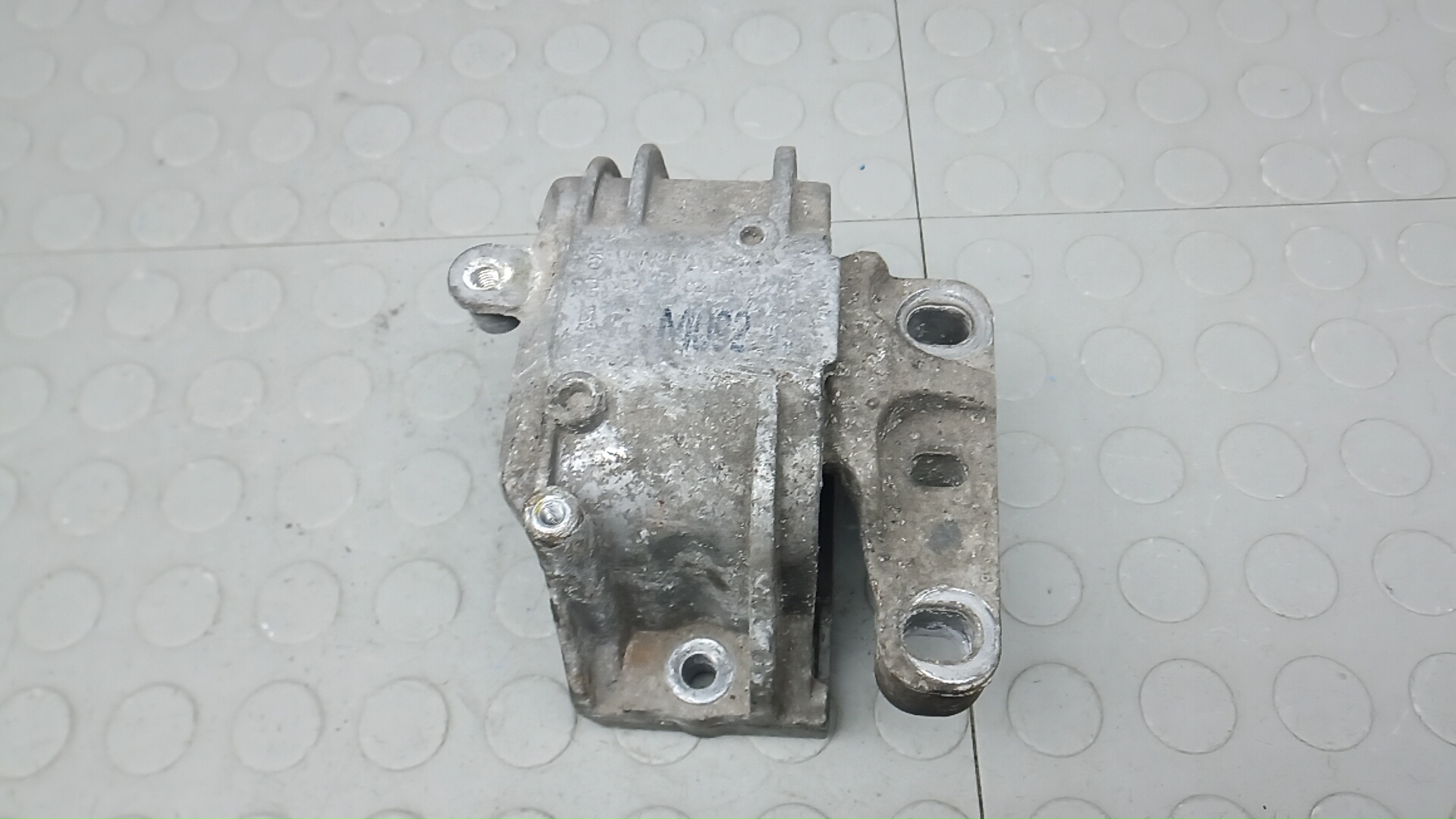 Опора двигателя