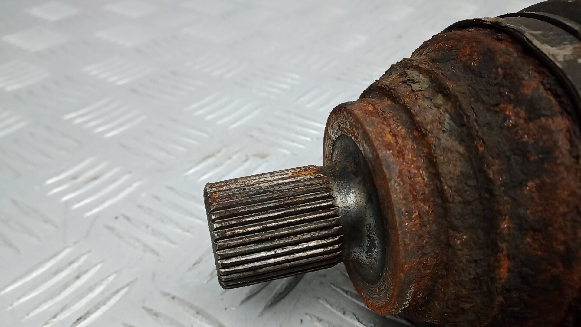 Полуось передняя правая