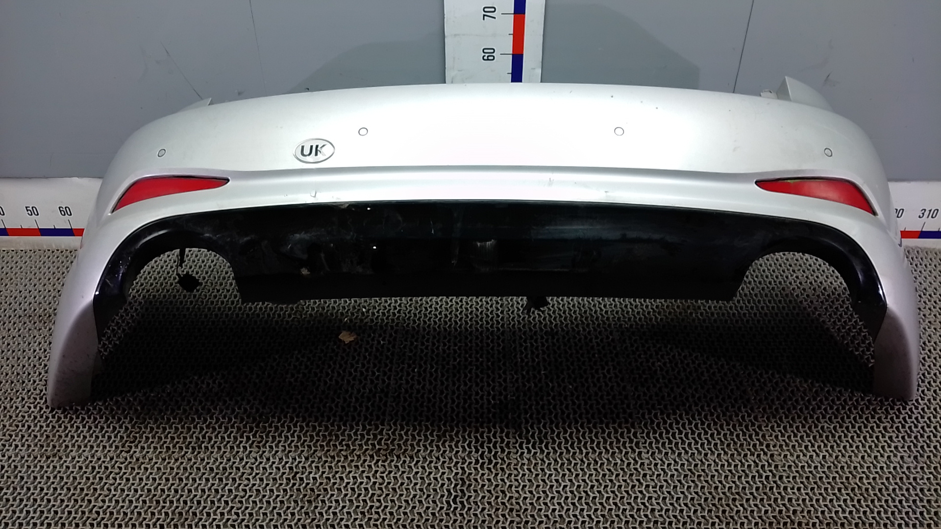 Бампер задний