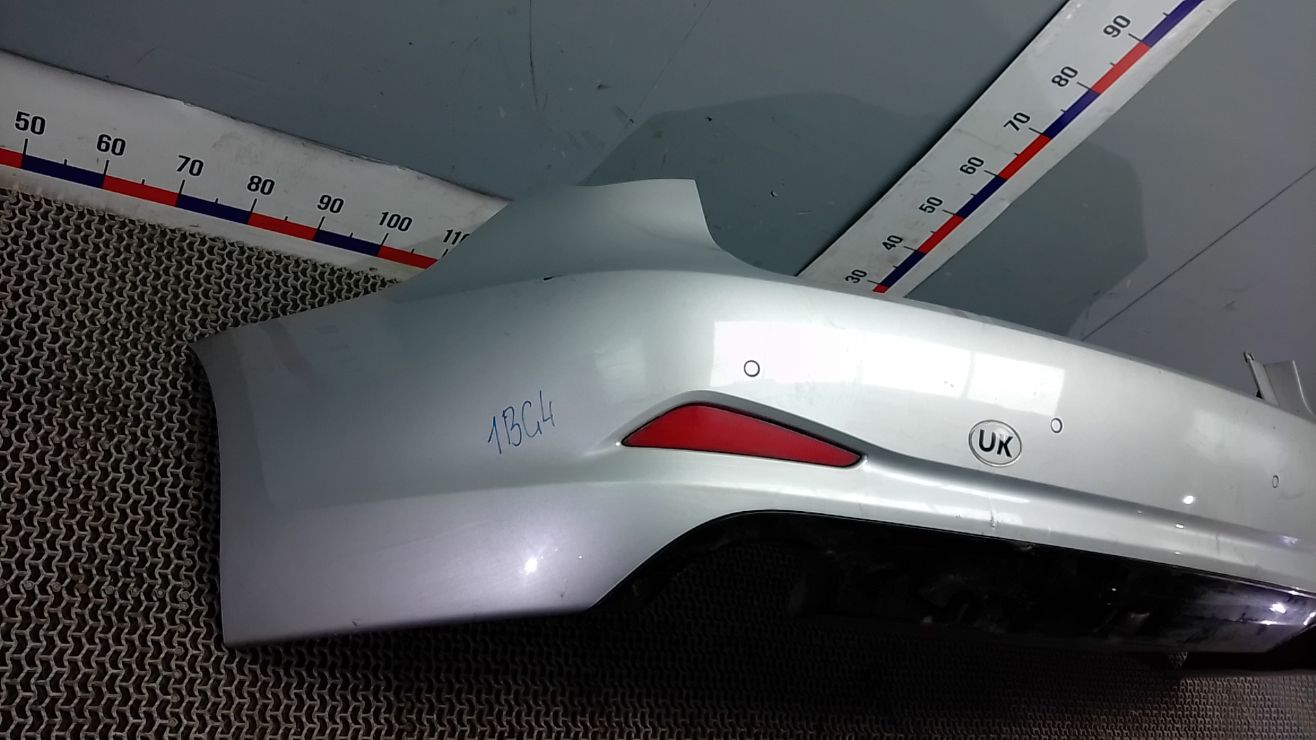 Бампер задний