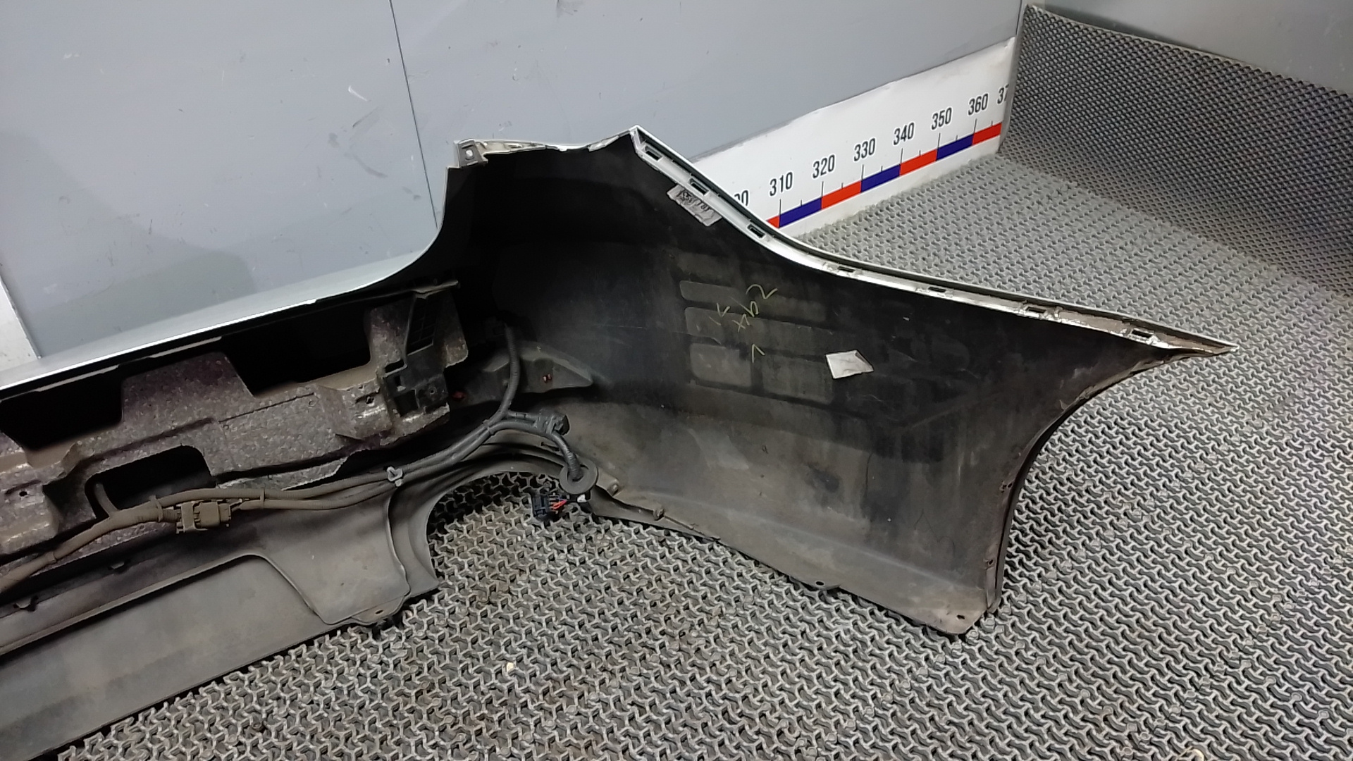 Бампер задний