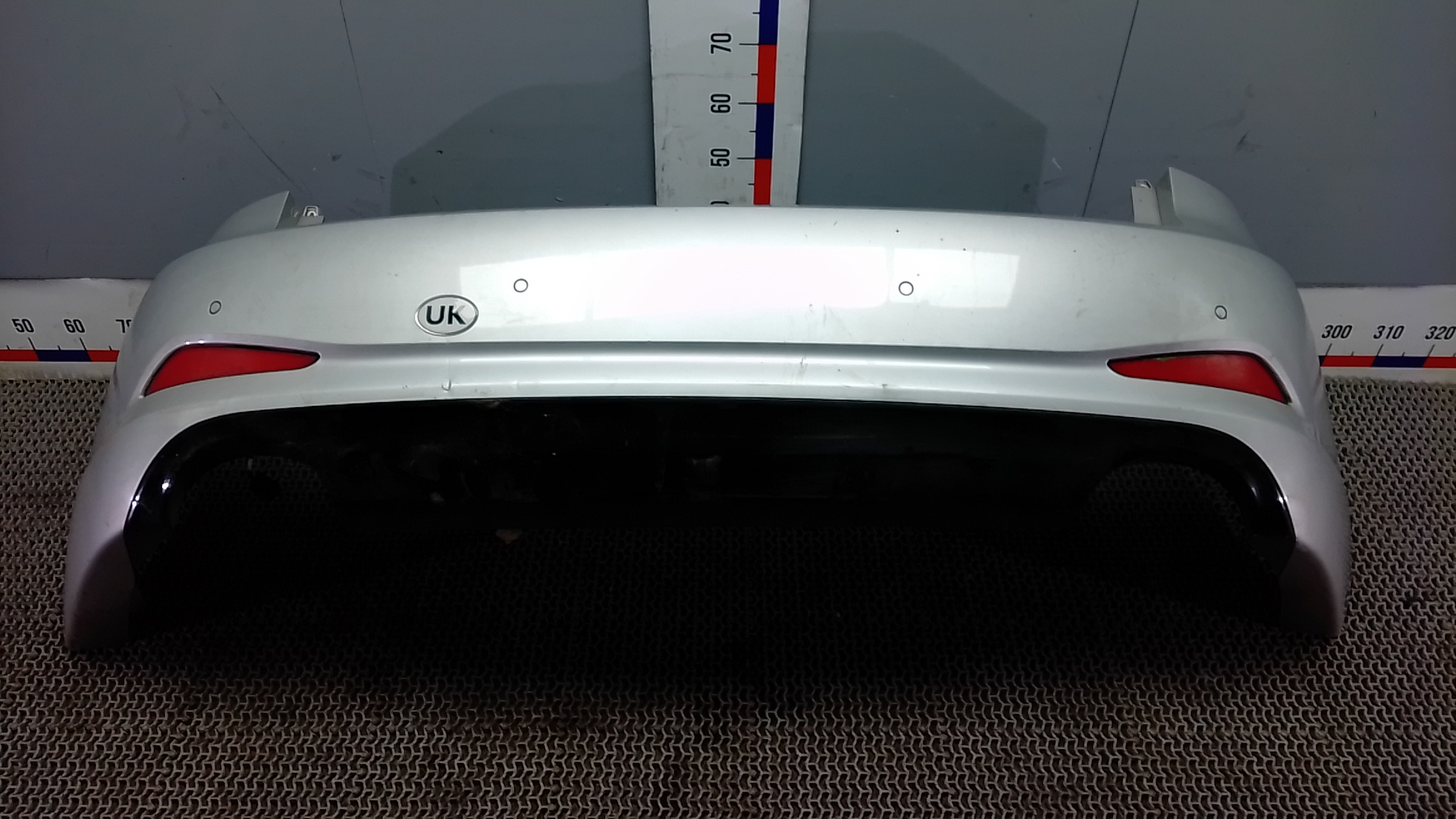 Бампер задний