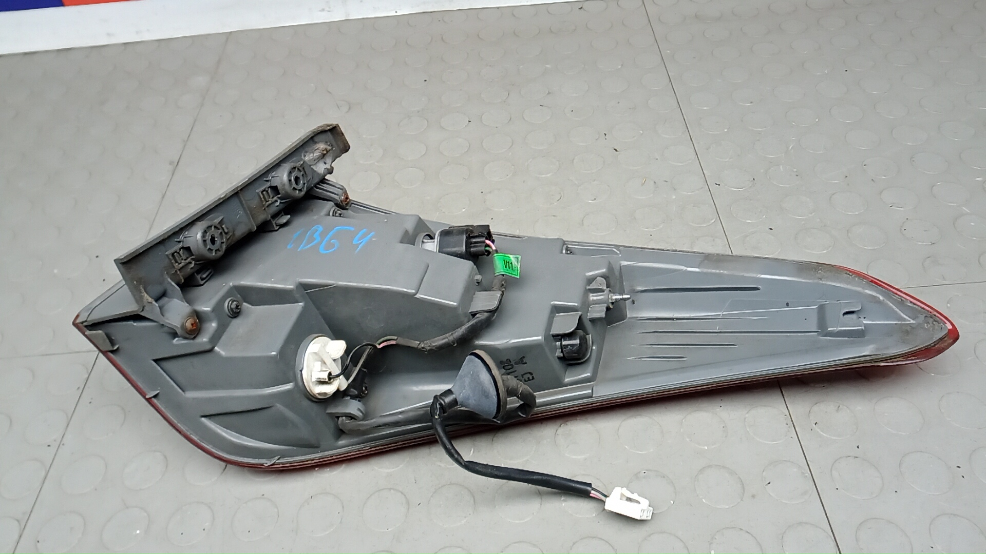 Фонарь задний левый