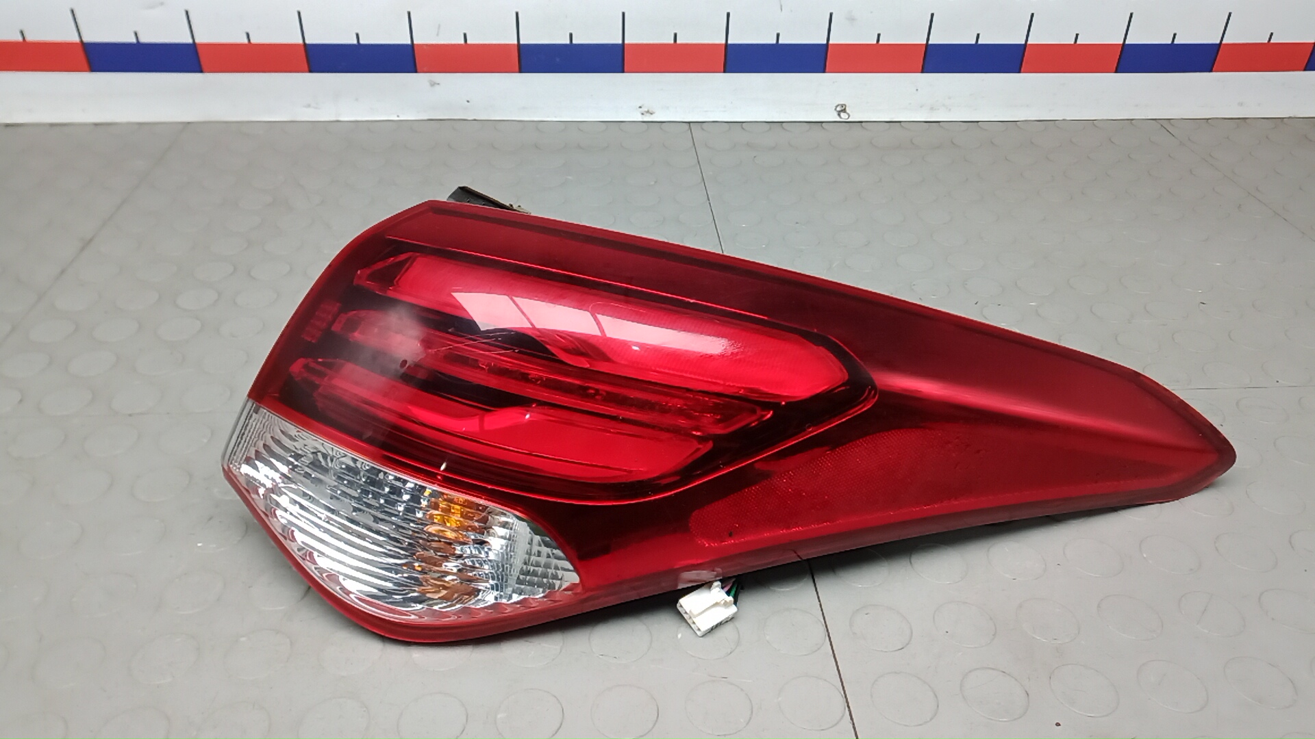 Фонарь задний правый