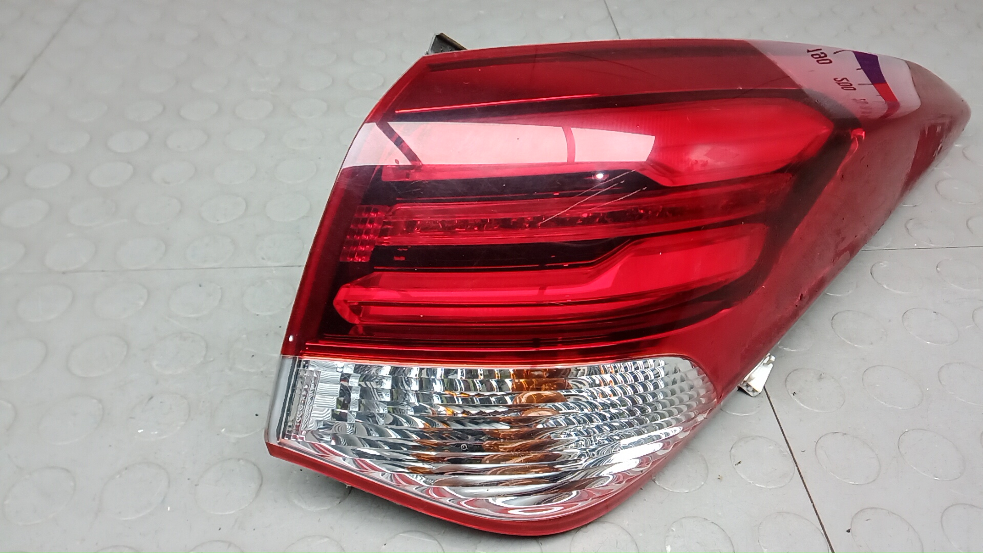 Фонарь задний правый