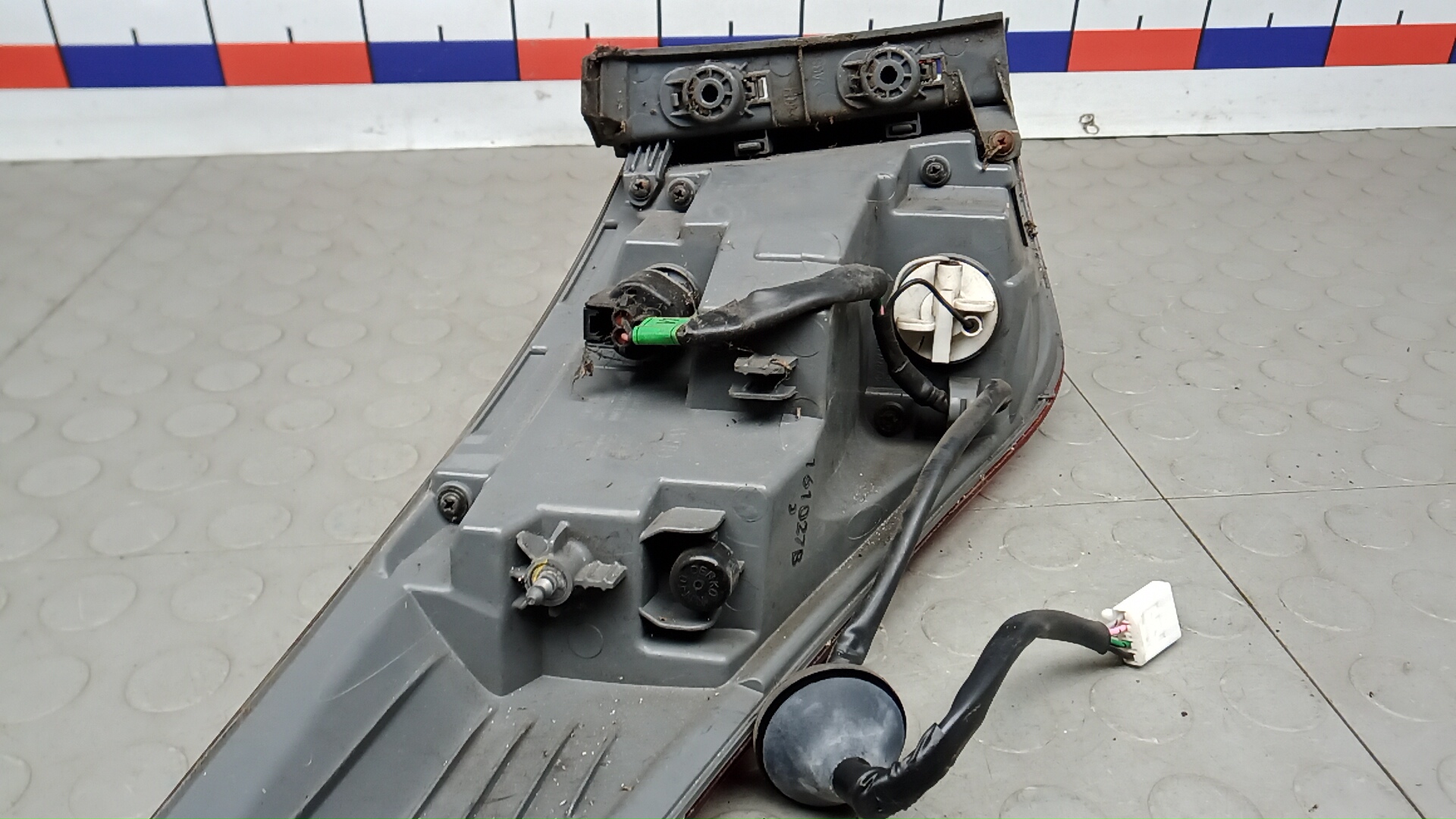 Фонарь задний правый