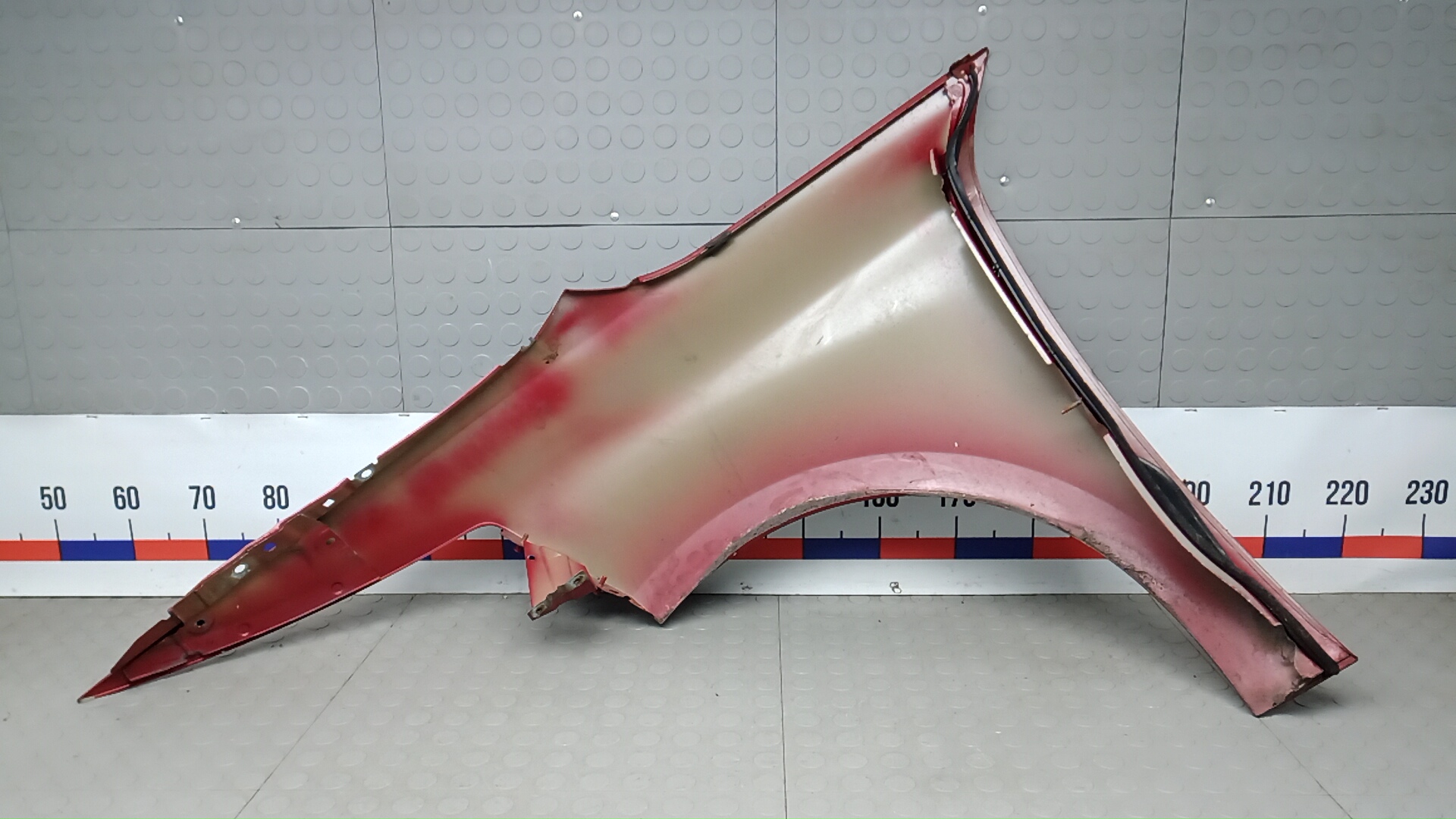 Крыло переднее правое