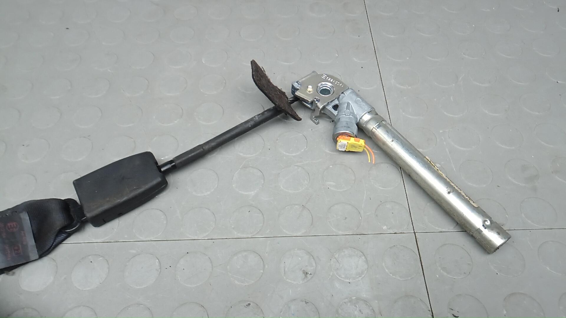 Ремень безопасности с пиропатроном