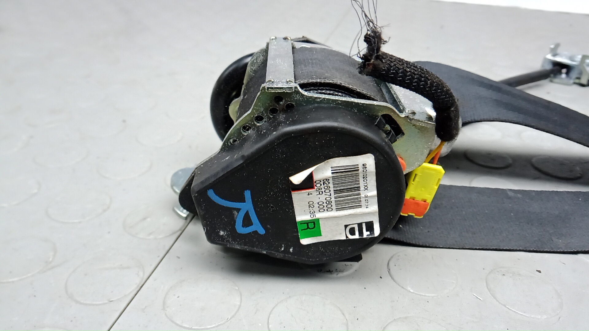 Ремень безопасности с пиропатроном