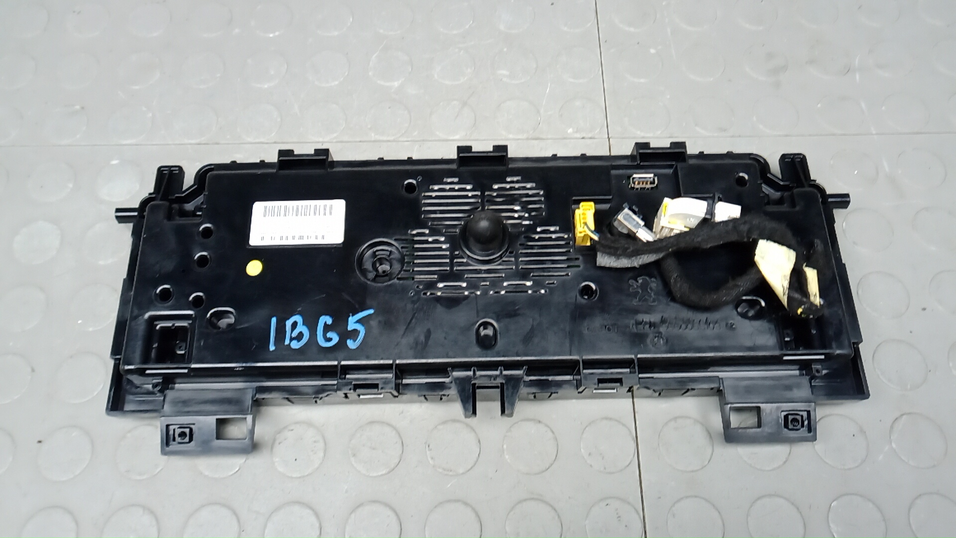 Панель приборов