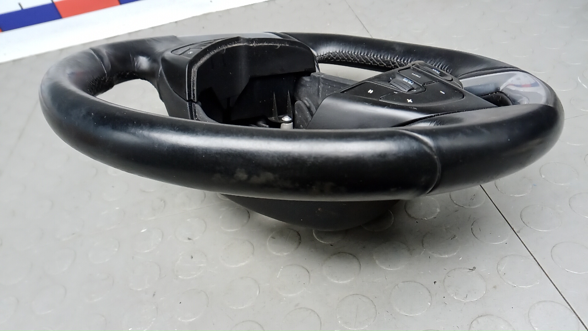 Рулевое колесо (руль)